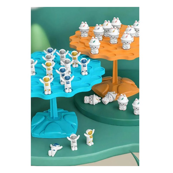 Juego De Mesa Y Habilidad Árbol De Equilibrio Astronauta