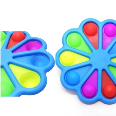 Spinner Juguete Sensorial Giratorio Flor Antiestrés Multicolor